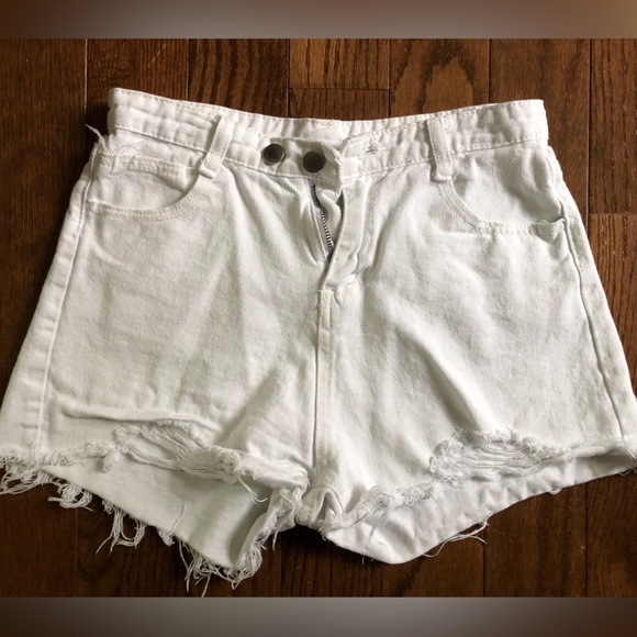 white ripped jean shorts - Picture 1 of 3
